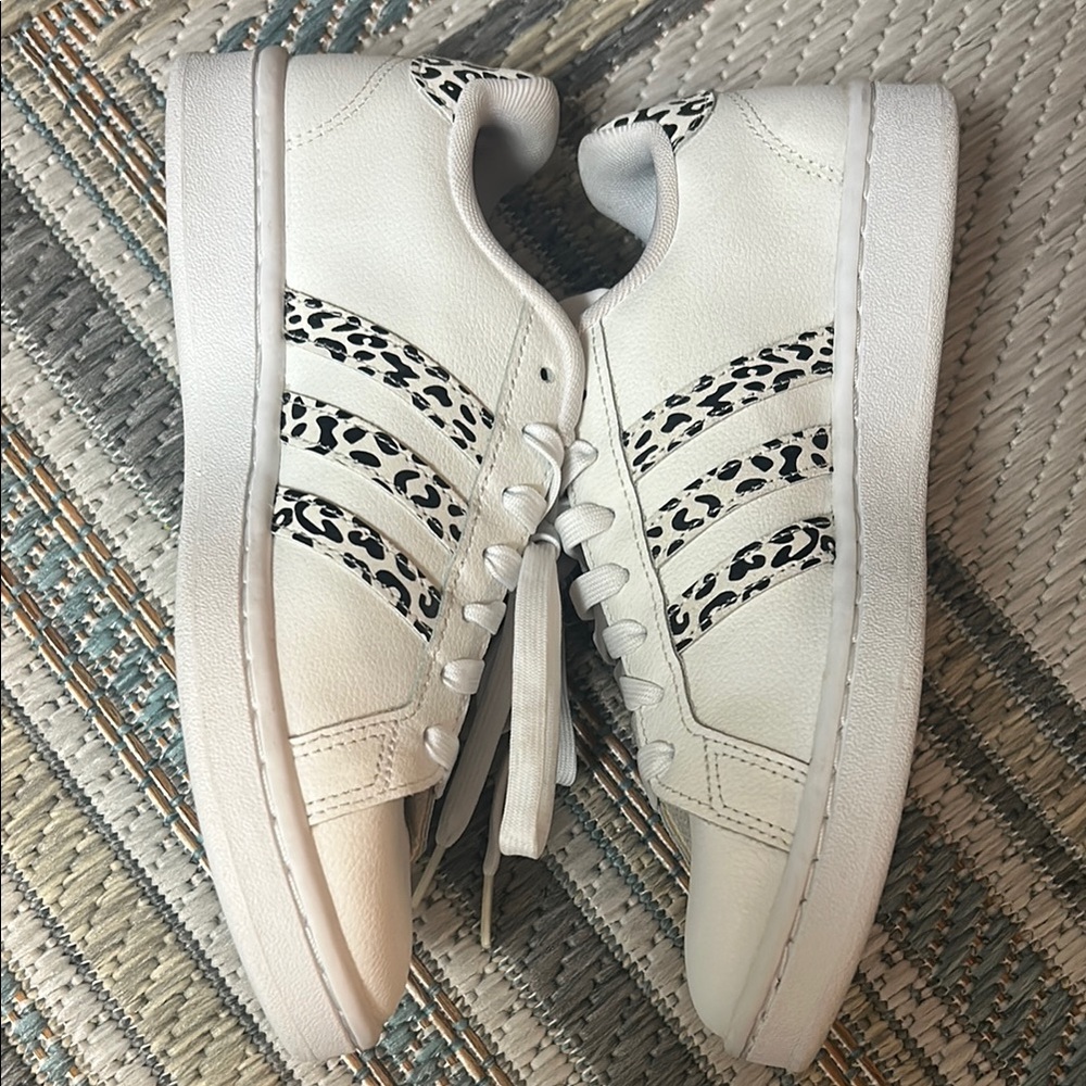 Adidas White Sneakers Leather Design - Picture 8 of 13